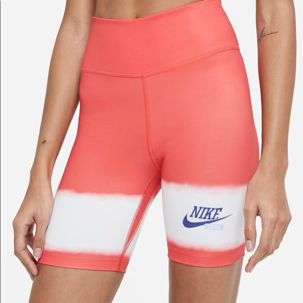 Nike performance tight shorts. Dry-fit technology - Picture 2 of 13